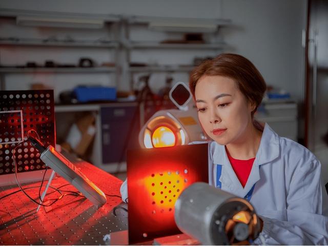 2024年，中美7月芯片出口額斷崖差距：美國154億，中國是多少？(圖9)